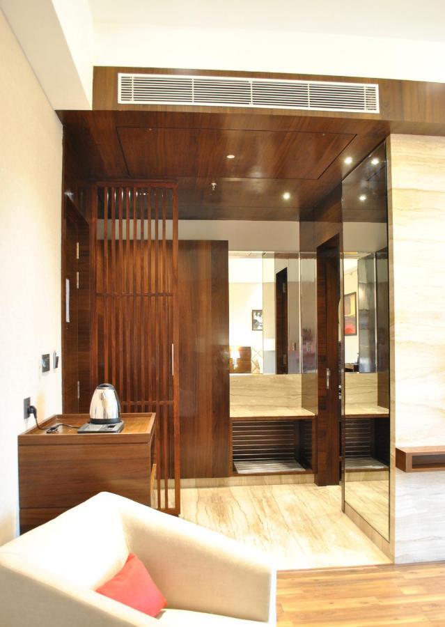 Hotel Ramada By Wyndham Gandhidham Shinay Exterior foto